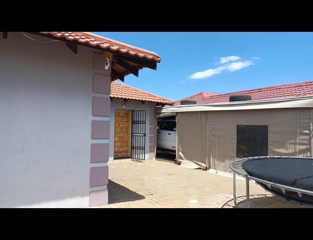 3 BEDROOM FREEHOLD TO LET IN MANDELA VIEW